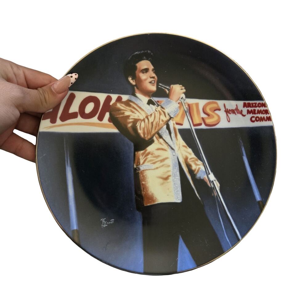 Delphi Elvis Presley "Benefit for the USS Arizona" Collector Plate